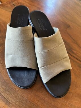 MUNRO Traci Open Toe Shoe, Taupe